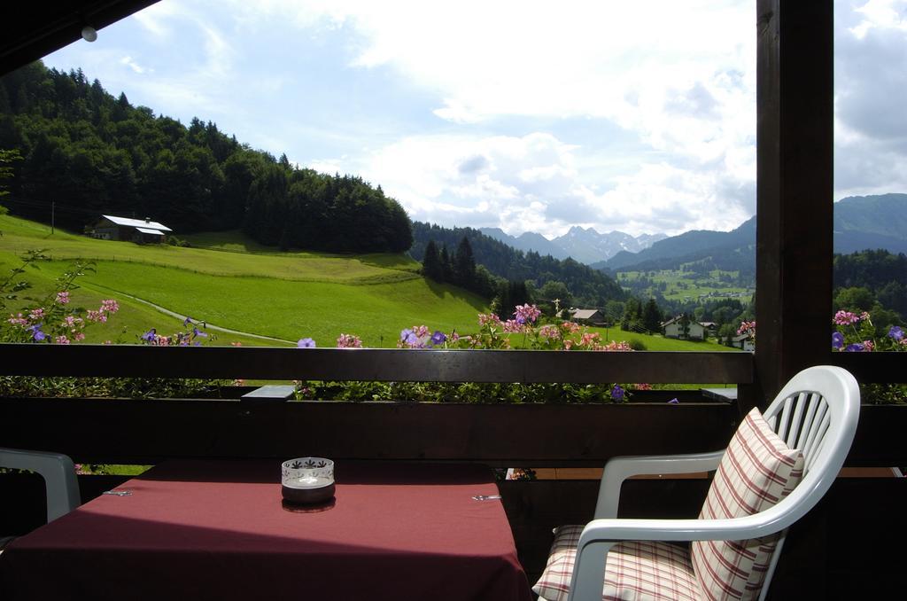 Gschwenderhaus Ferienwohnungen Oberstdorf Room photo